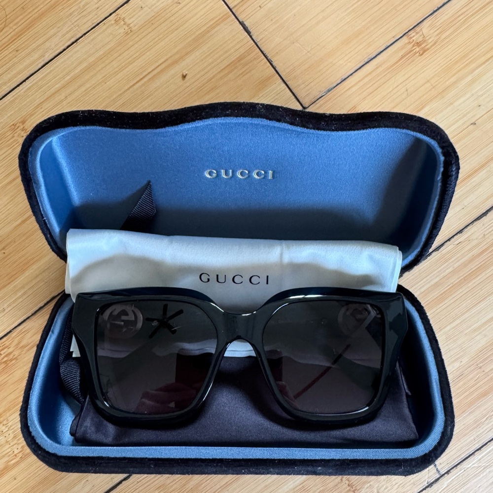 Authentic Gucci Women's Black Sunglasses GG1023S